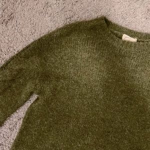 Perfect cozy holiday green sweater with puff sleeve detail